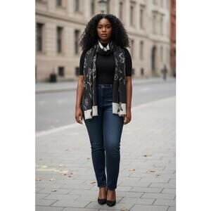 Black and White Floral Patterned Women's Scarf